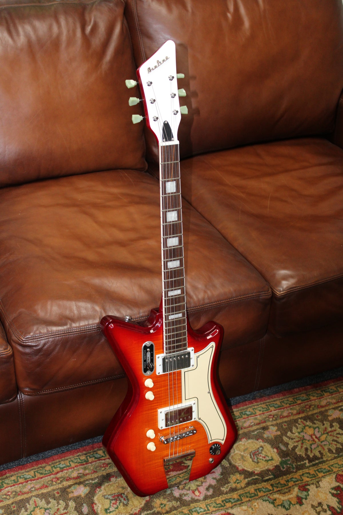 Airline Guitars Jetsons 2P FM Cherry Burst Flame - B-Stock Serial # 2300929