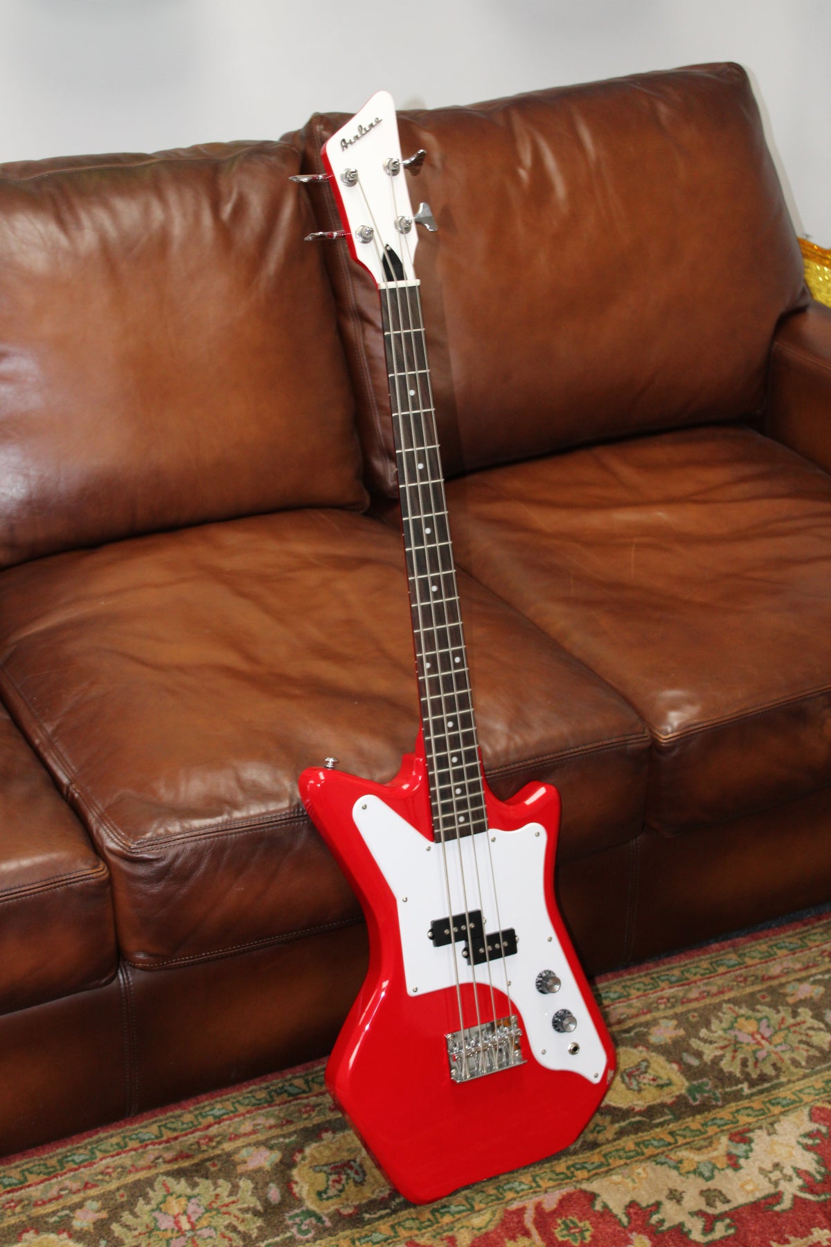 Airline Guitars Jetsons Jr Bass Red - B-Stock # WI22020961